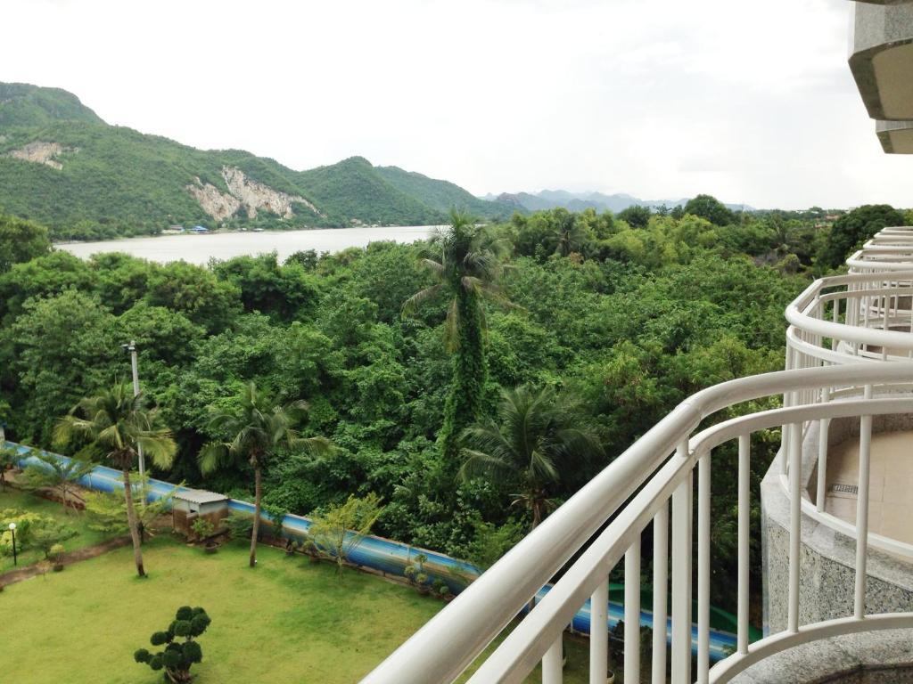 Hotel Kan Kanchanaburi Zimmer foto
